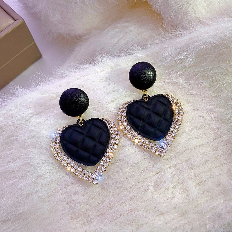 Elegant Gold Earring for Every Occasion