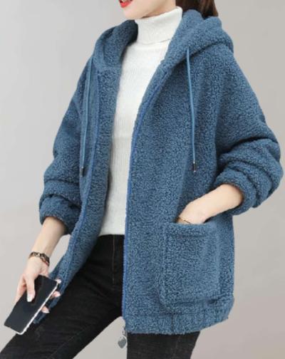 JO | Comfortable plush jacket for women