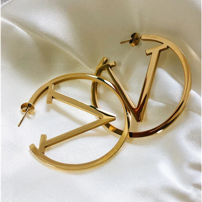 Romantic Gold Earring for Special Moments