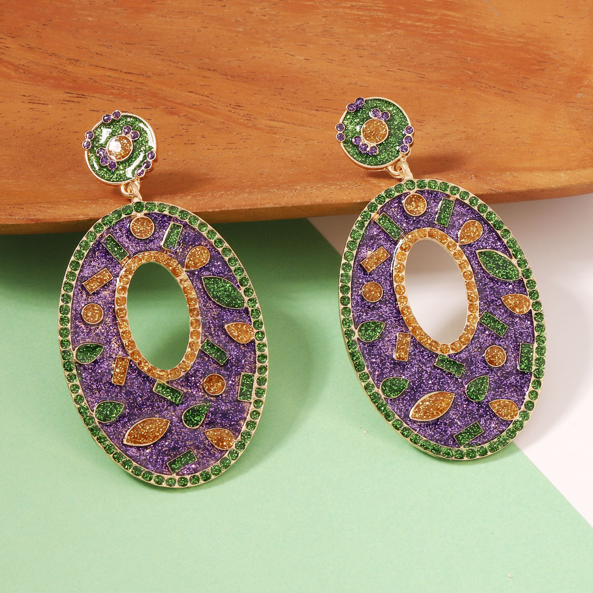 Charming Earring for Any Occasion