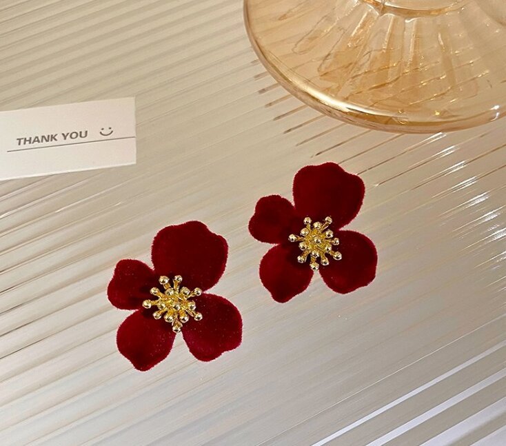 Classic Earring with Timeless Appeal