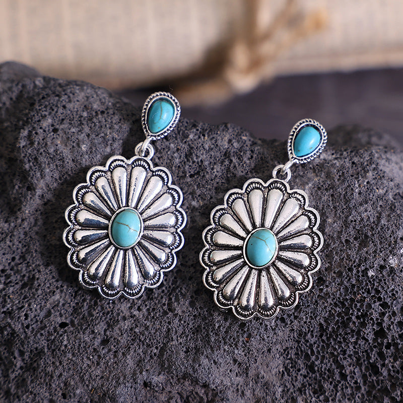 Charming Earring for Any Occasion