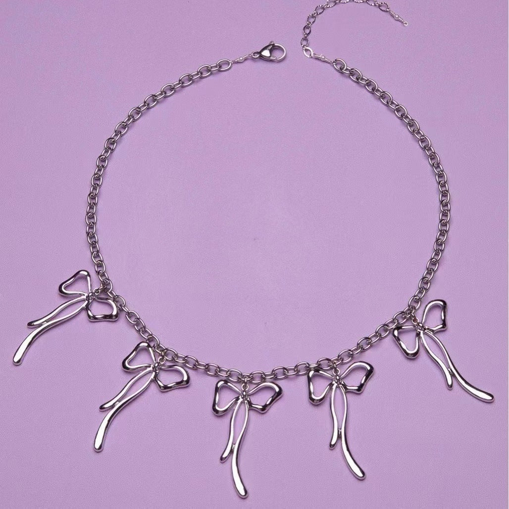 Stunning Silver Necklace for Daily Wear