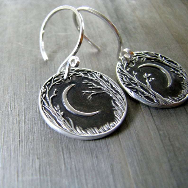 Charming Earring for Any Occasion