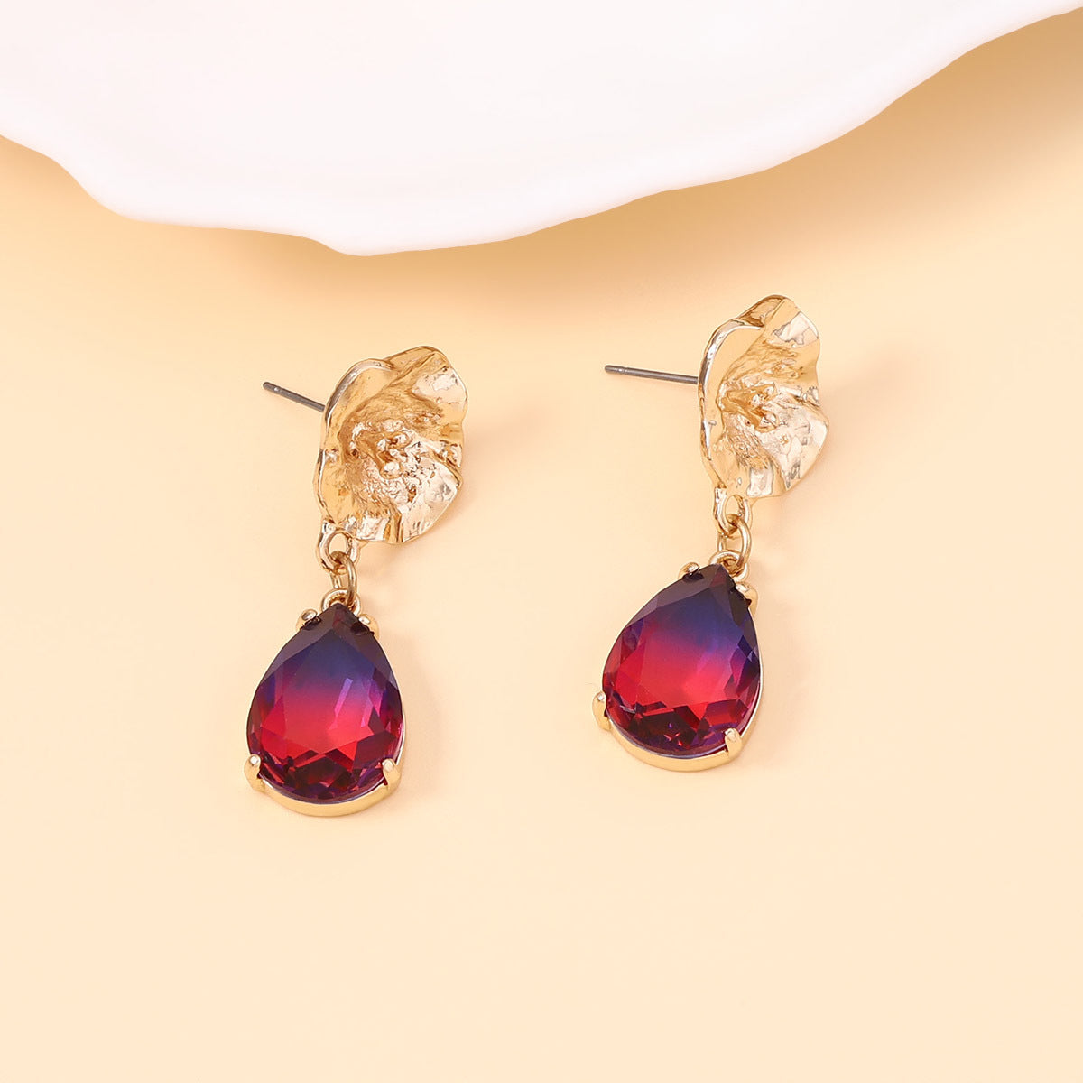 Elegant Gold Earring for Every Occasion