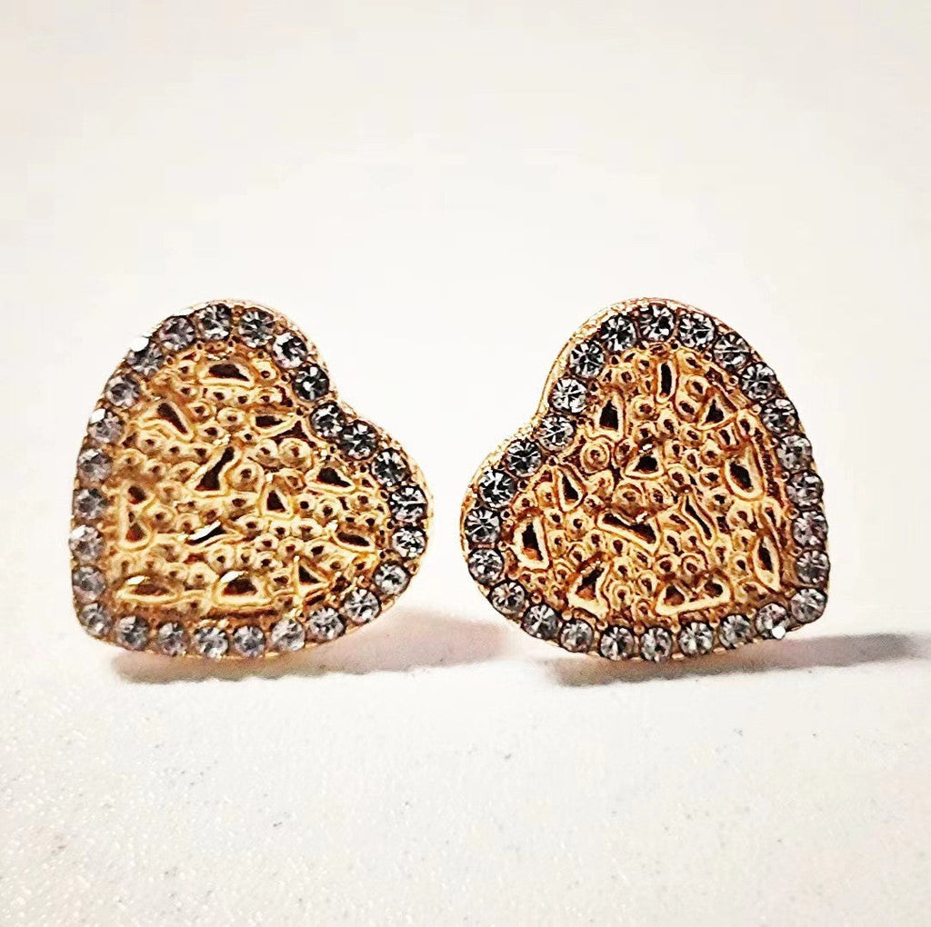 Charming Earring for Any Occasion