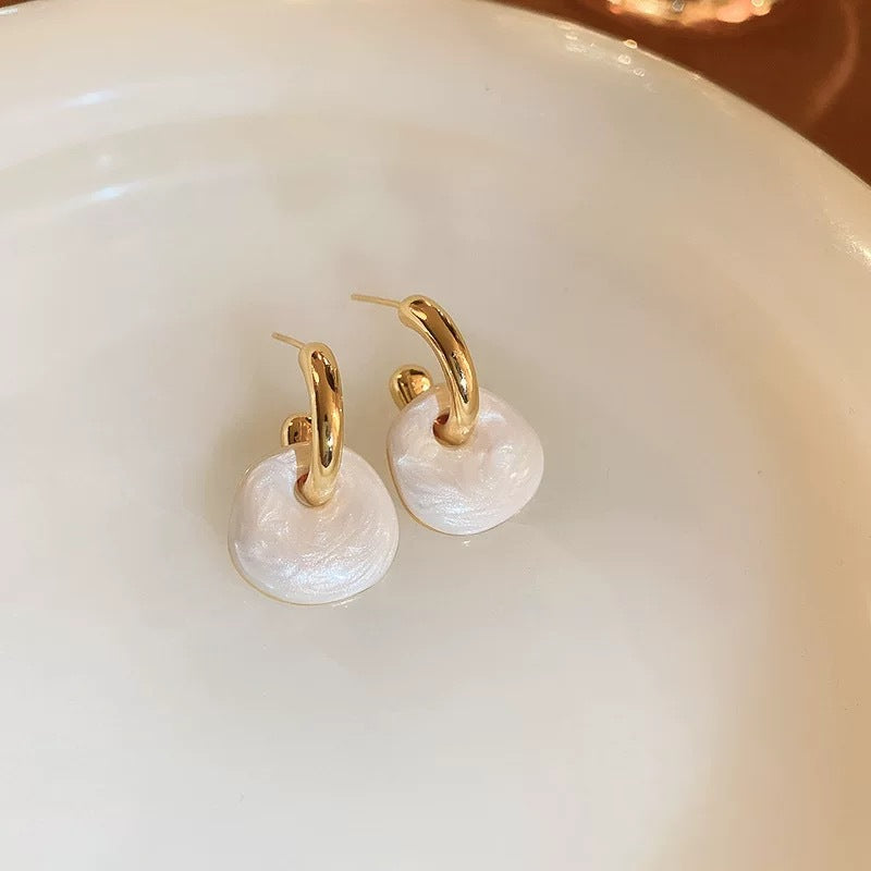 Charming Earring for Any Occasion