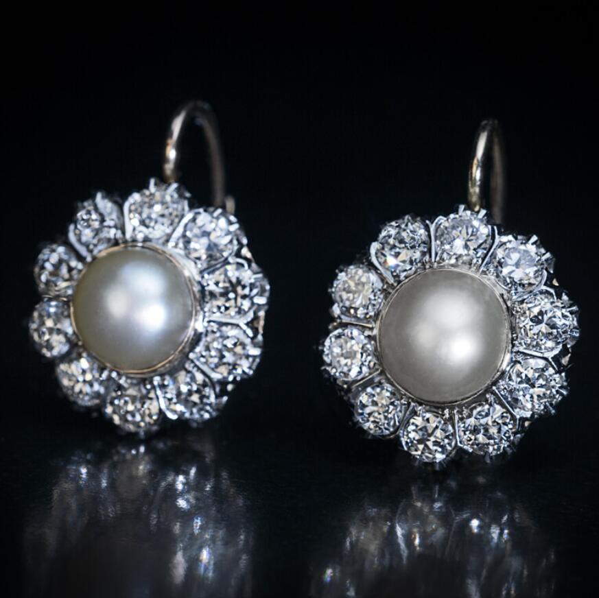 Classic Earring with Timeless Appeal