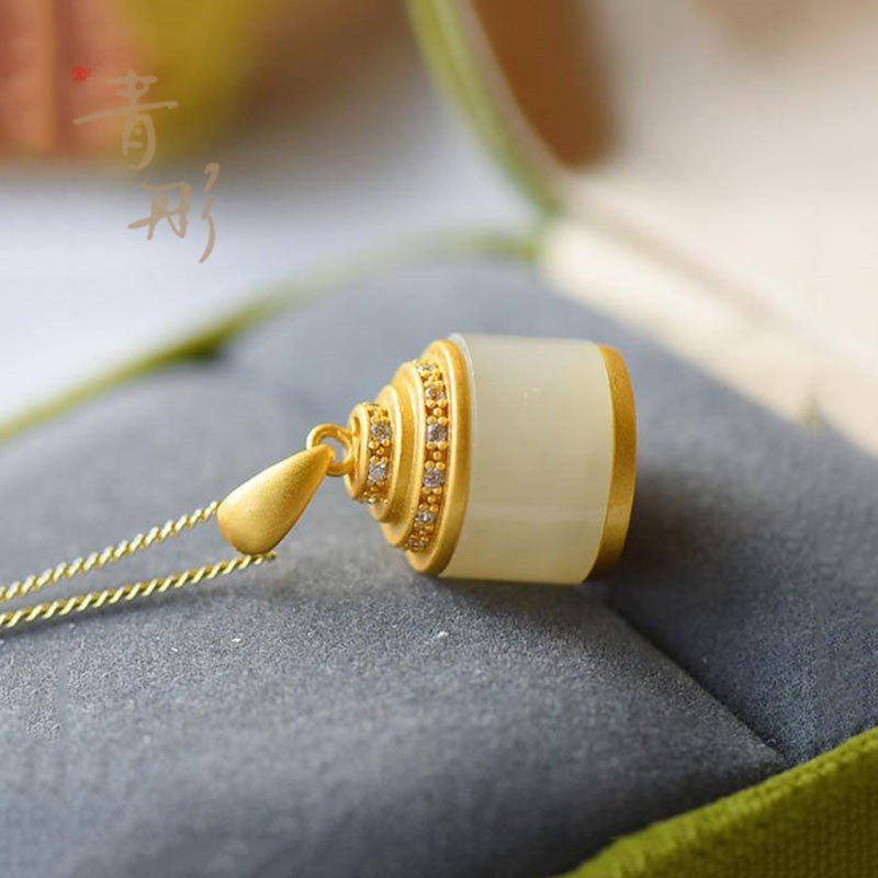Charming Silver Pendant for Any Occasion