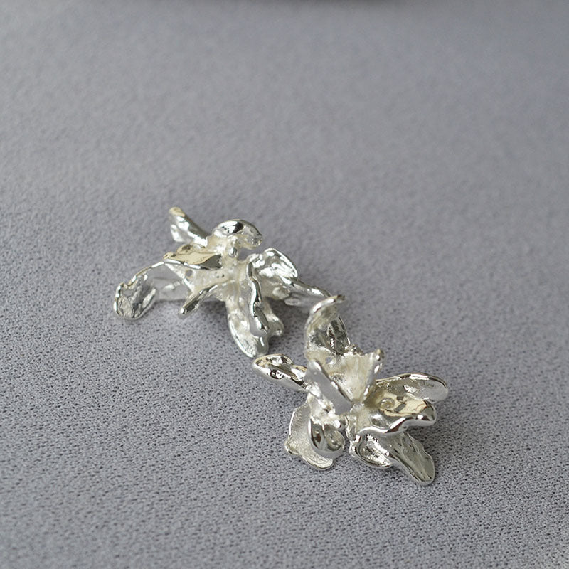 Beautiful Gold Earring with Unique Style
