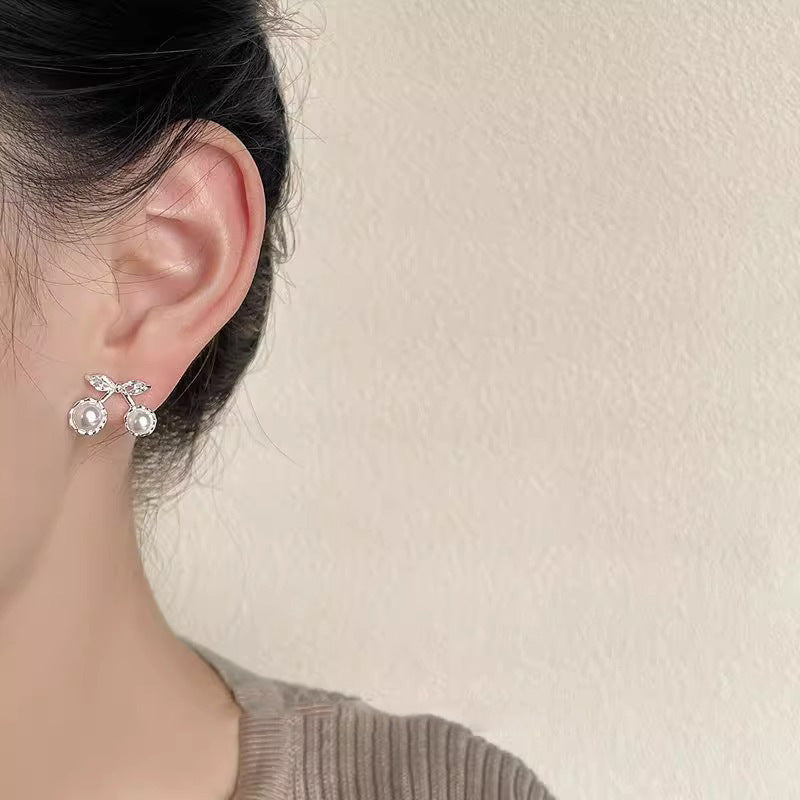 Stunning Pearl Earring for Daily Wear