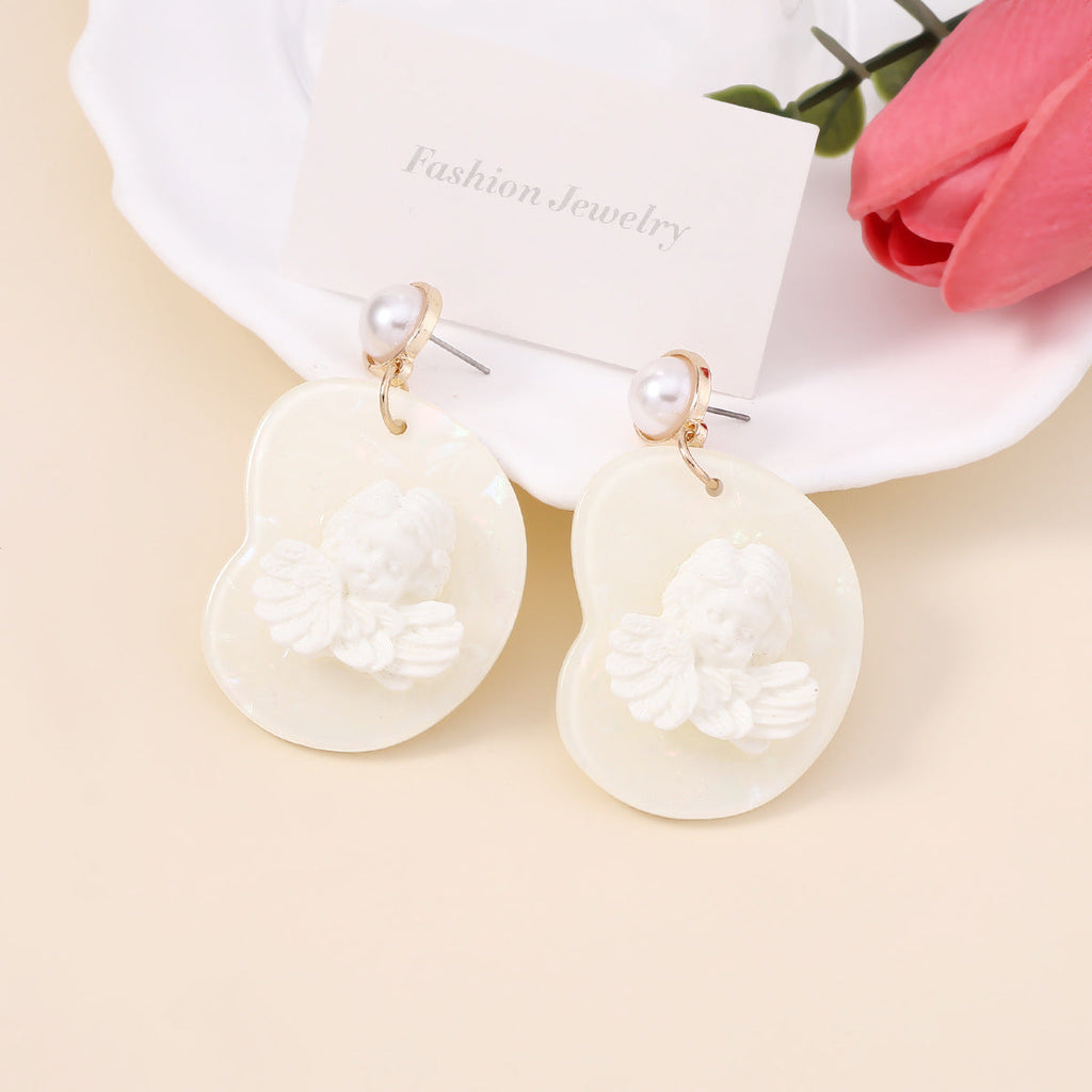 Beautiful Pearl Earring with Unique Style