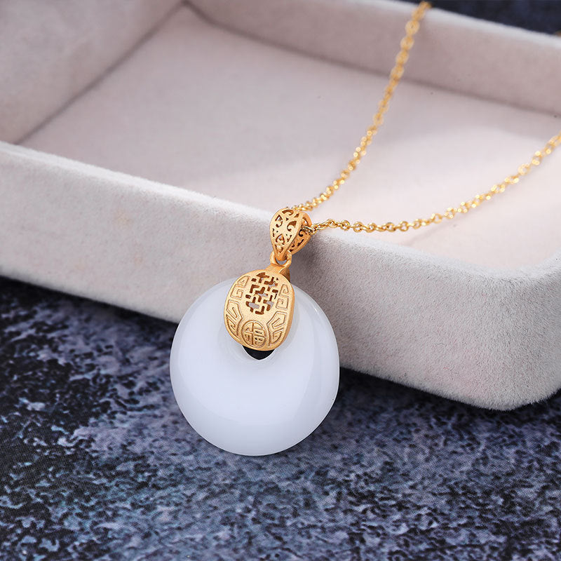 Romantic Gold Necklace for Special Moments