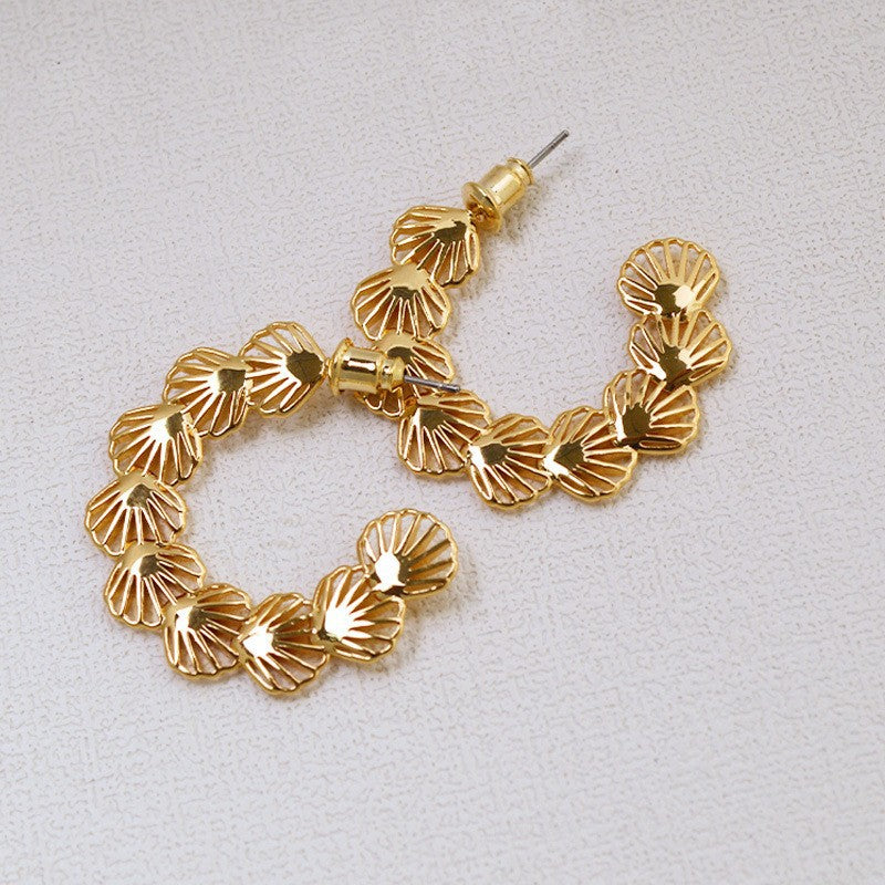 Elegant Gold Earring for Every Occasion