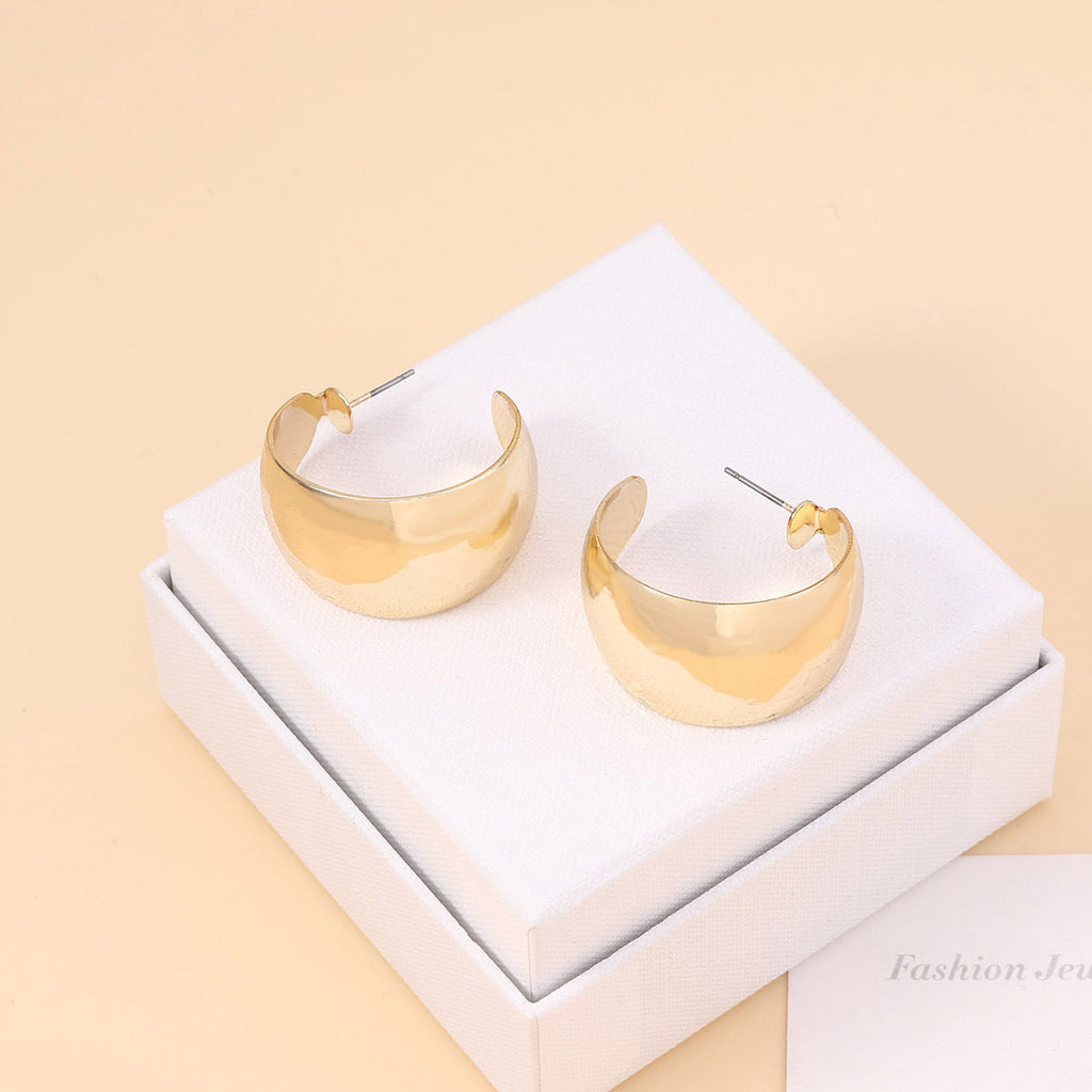 Classic Earring with Timeless Appeal