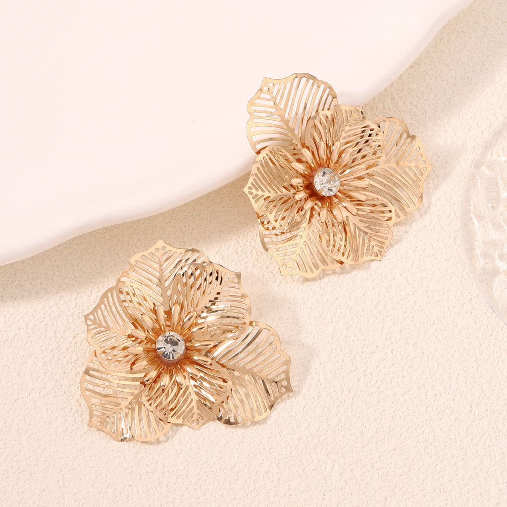 Classic Earring with Timeless Appeal