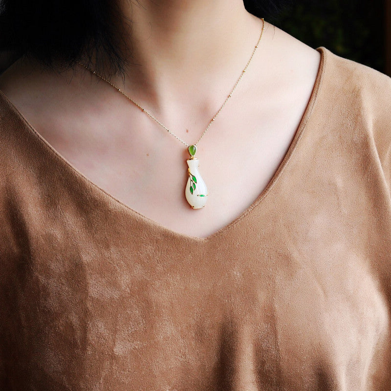 Charming Gold Necklace for Any Occasion