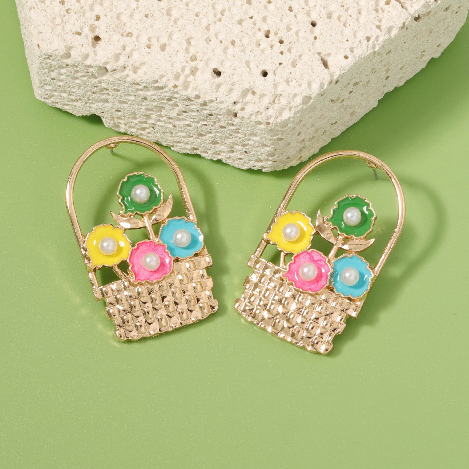 Charming Piece for Any Occasion