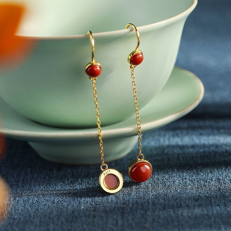 Romantic Gold Earring for Special Moments