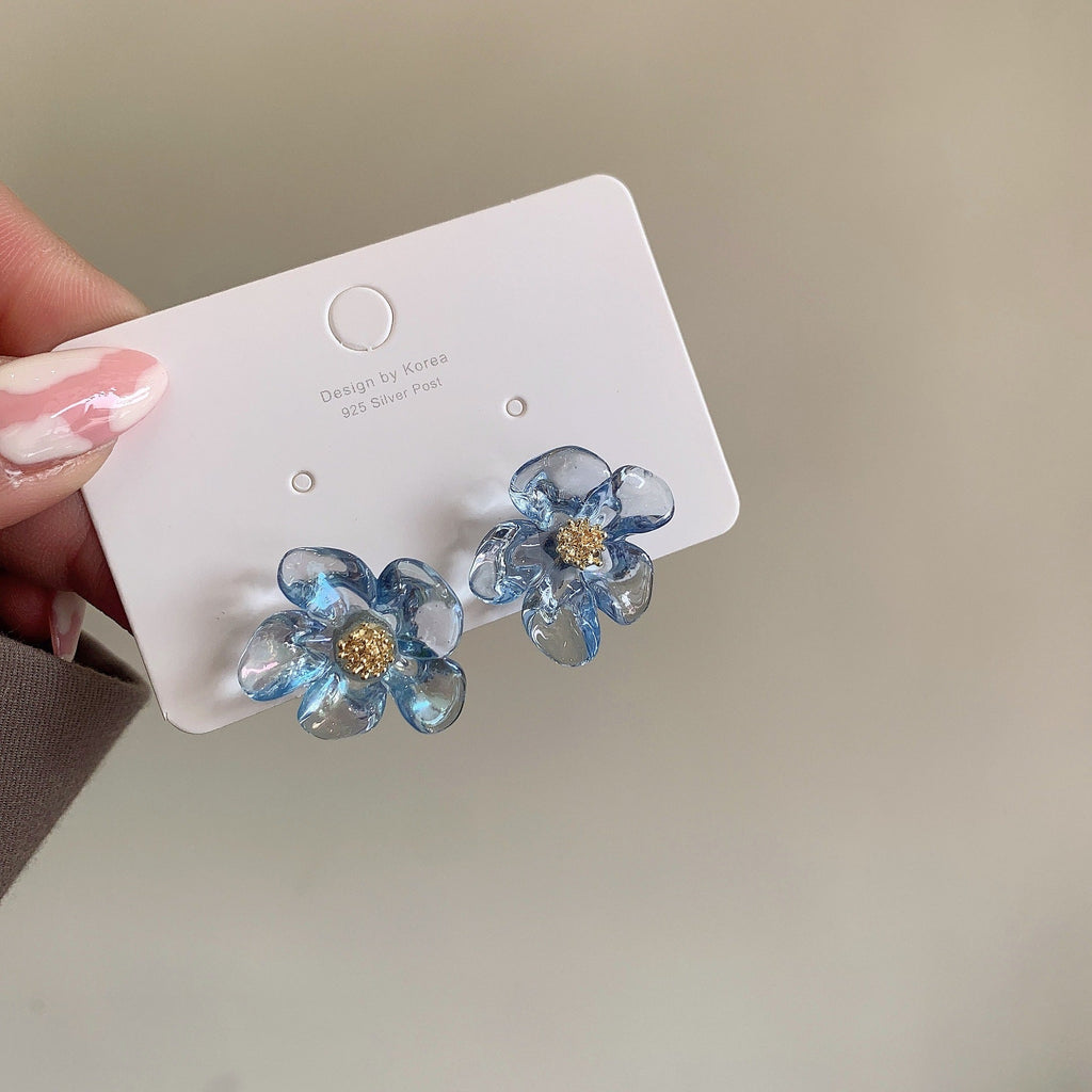 Charming Earring for Any Occasion