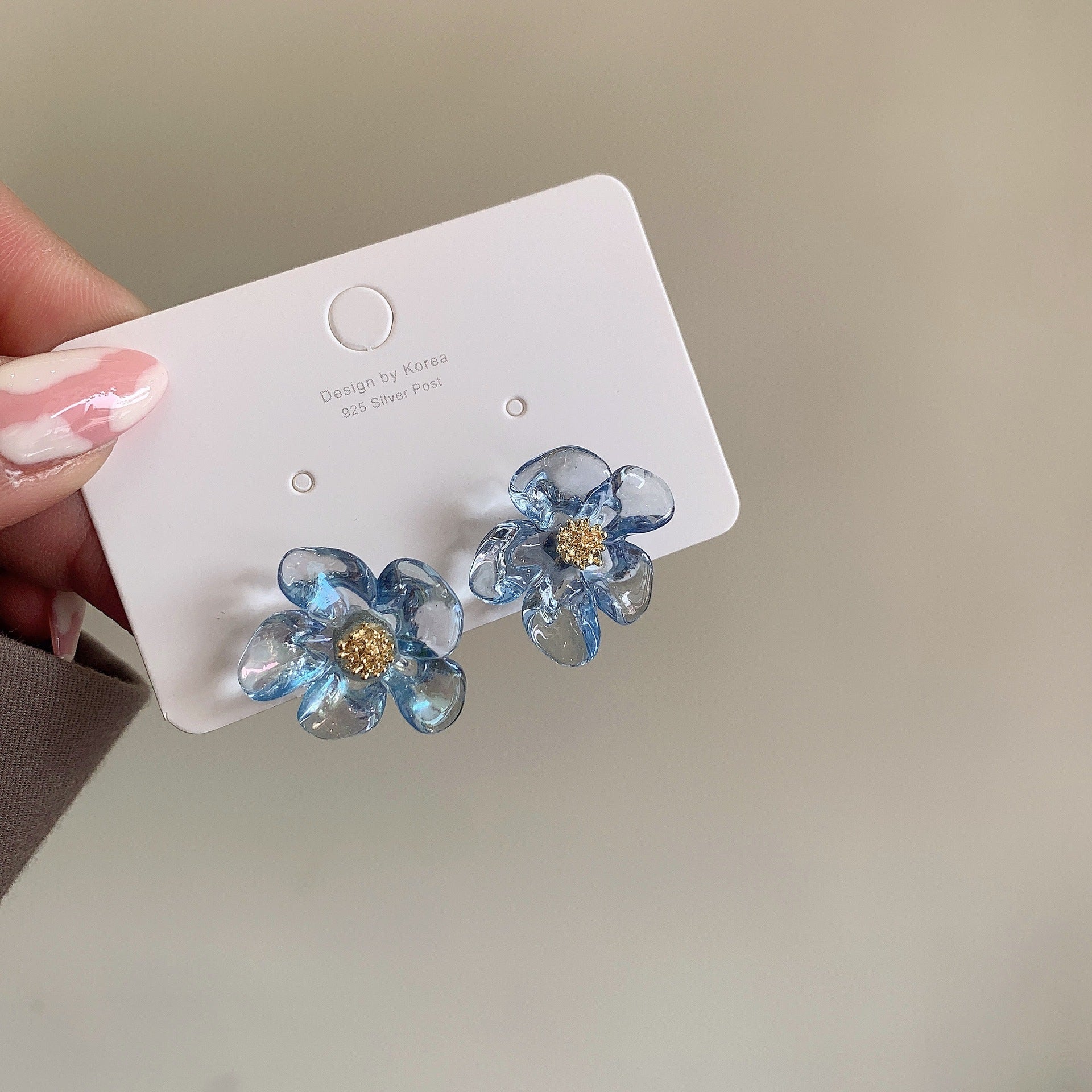 Charming Earring for Any Occasion