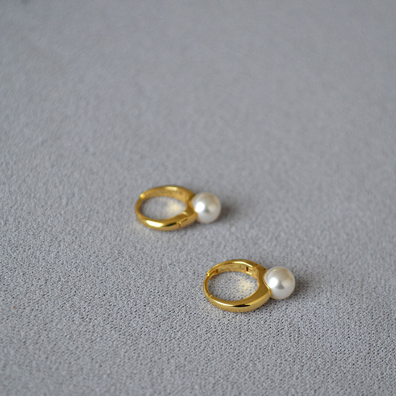 Delicate Artisan Gold Earring