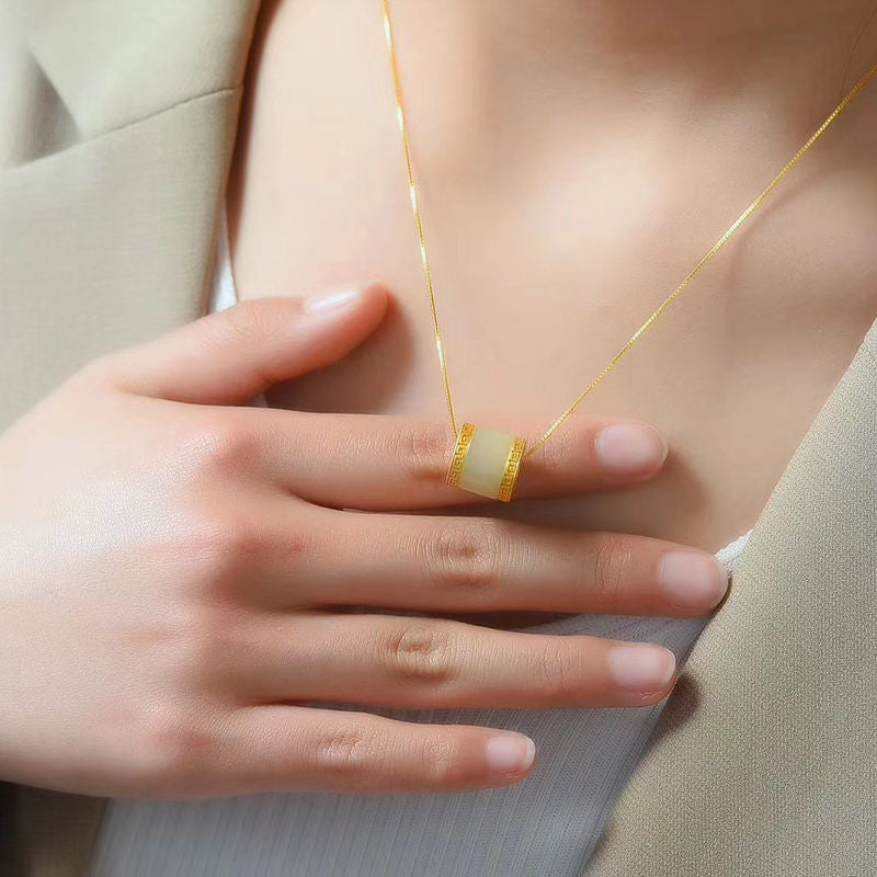 Charming Silver Necklace for Any Occasion