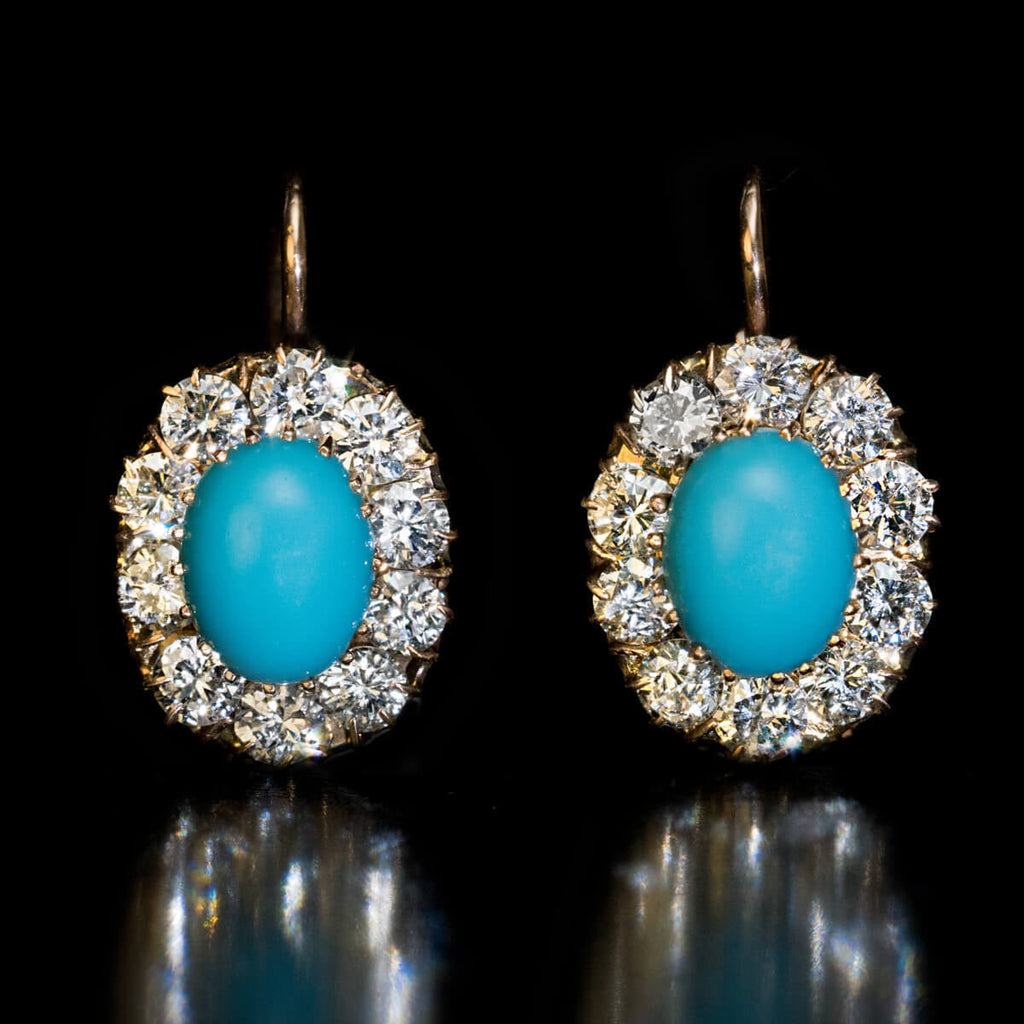 Beautiful Gold Earring with Unique Style
