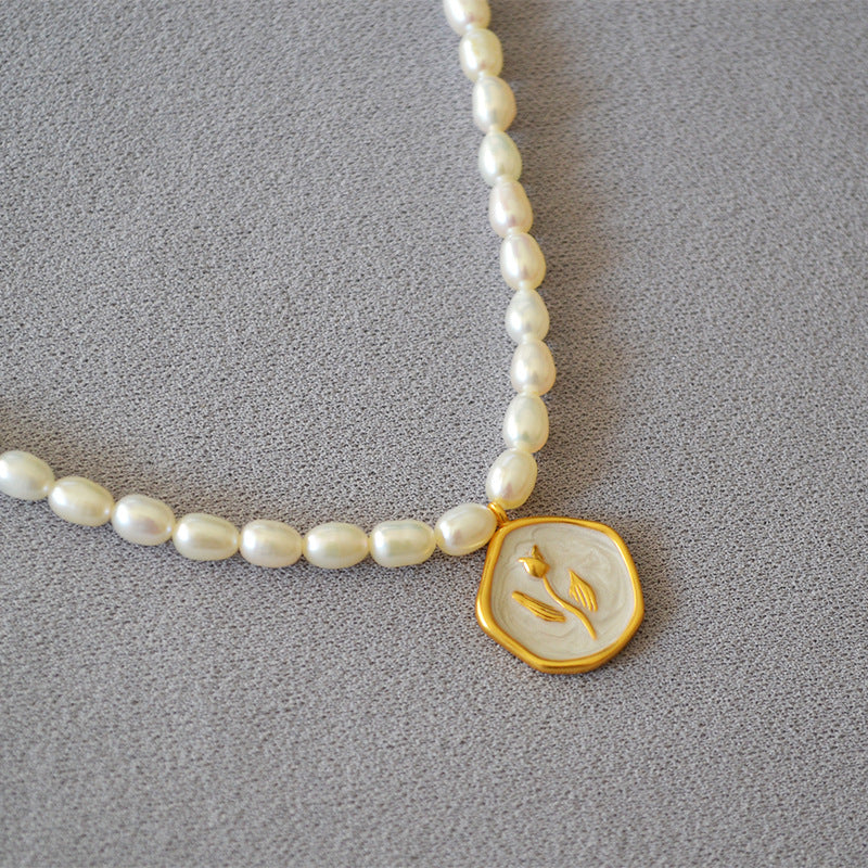 Romantic Gold Necklace for Special Moments