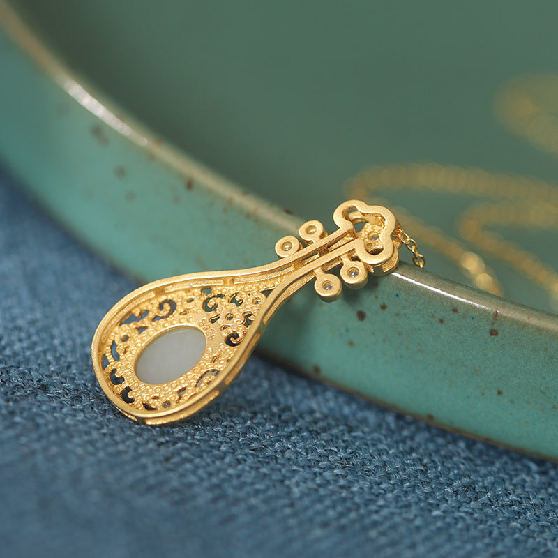 Beautiful Silver Pendant with Unique Style