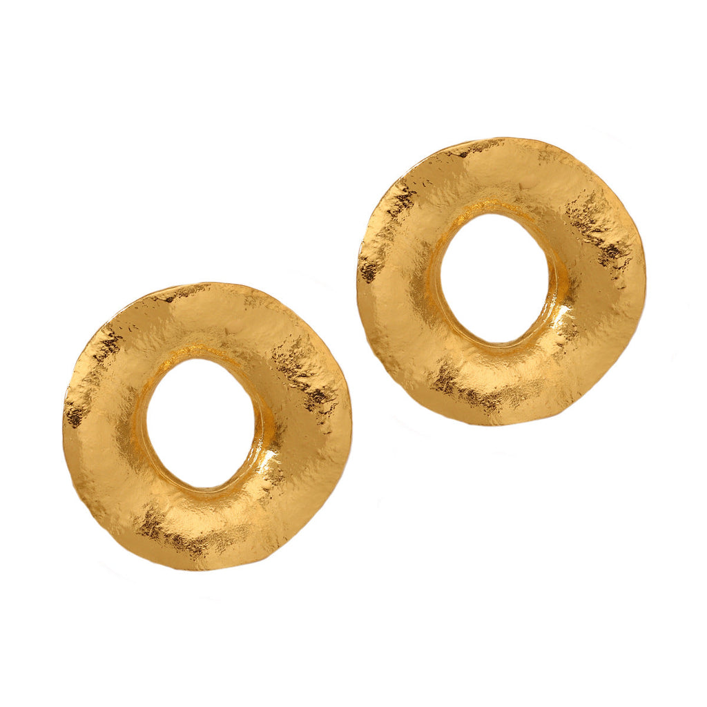 Classic Earring with Timeless Appeal