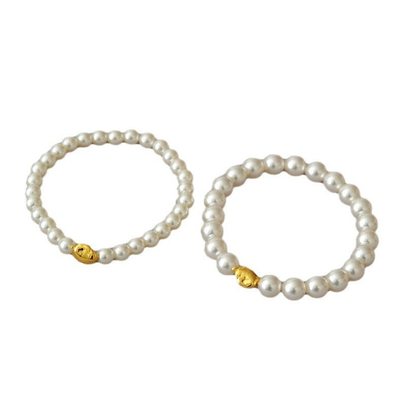 Romantic Gold Bracelet for Special Moments