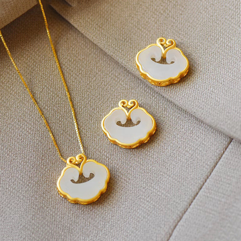 Charming Gold Necklace for Any Occasion