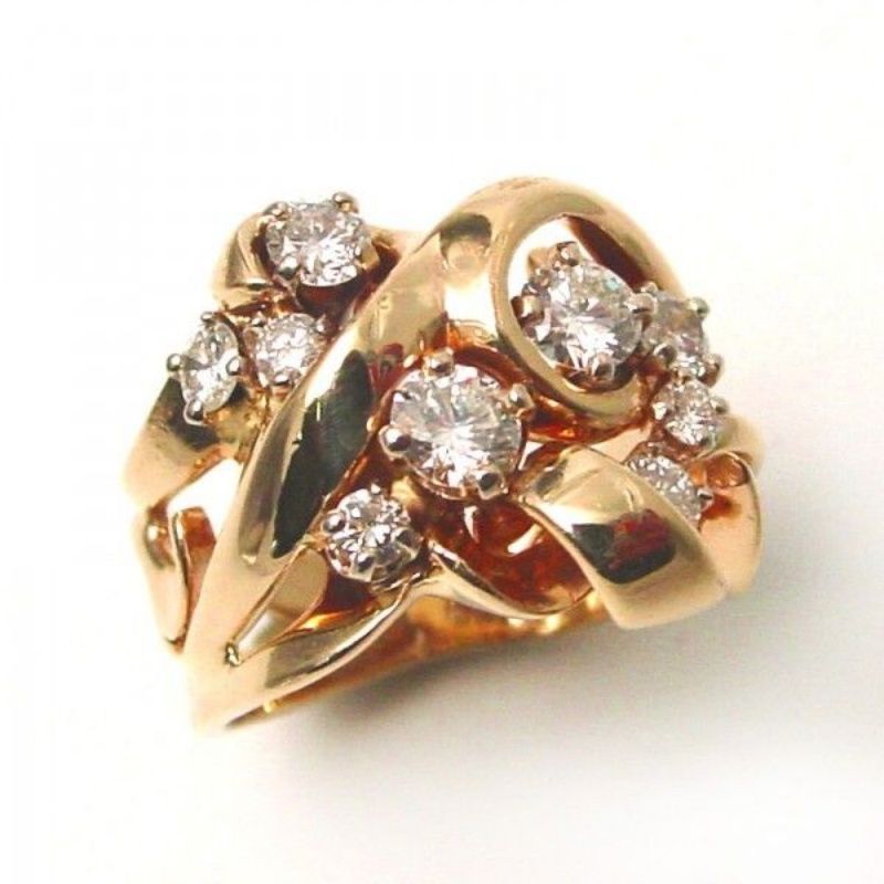 Charming Gold Ring for Any Occasion