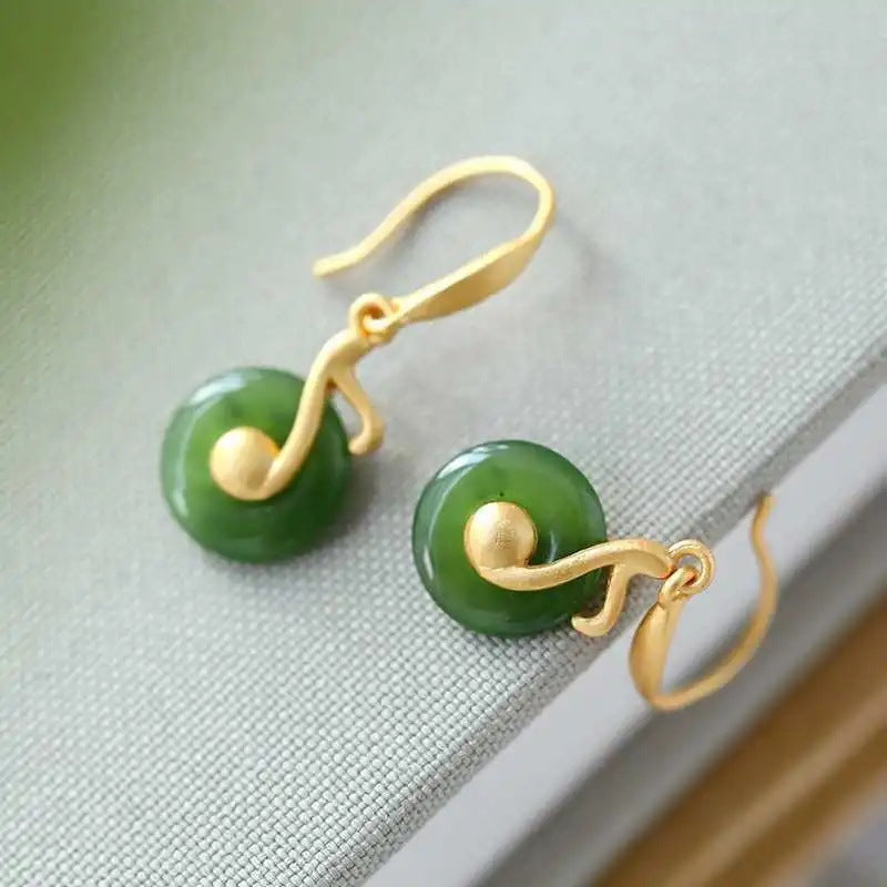 Charming Gold Earring for Any Occasion