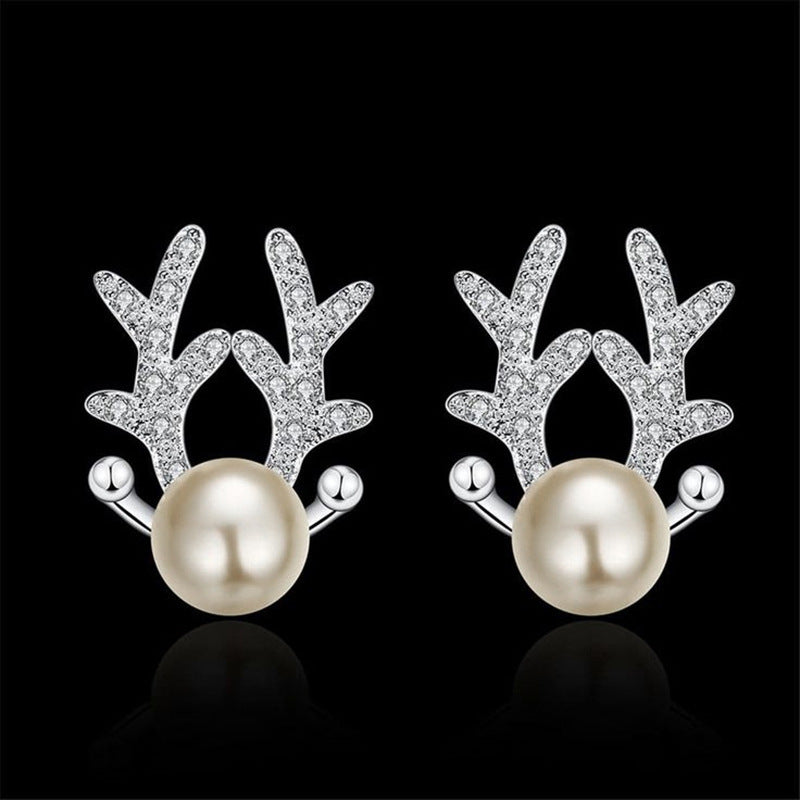 Classic Pearl Earring with Timeless Appeal