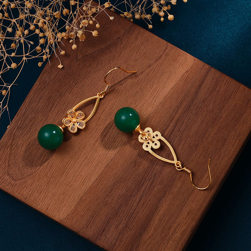 Classic Gold Earring with Timeless Appeal