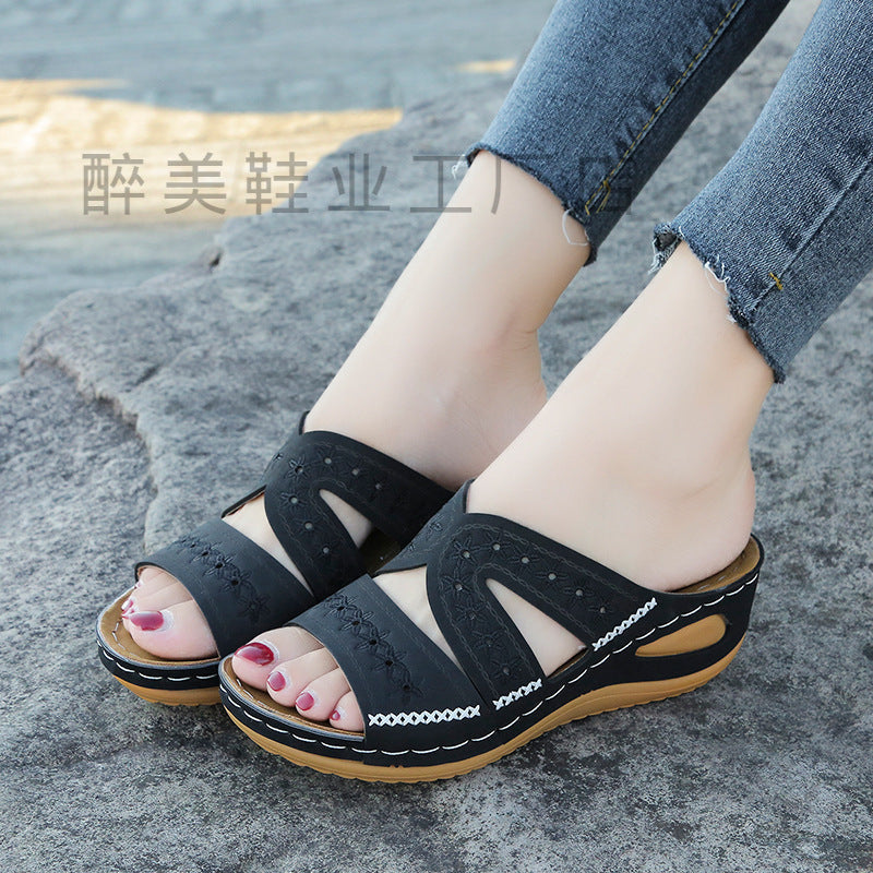 Graceful Orthopedic Sandals for Modern Look