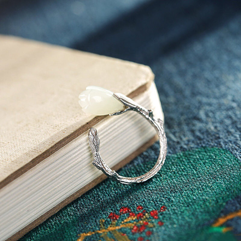 Classic Silver Ring with Timeless Appeal