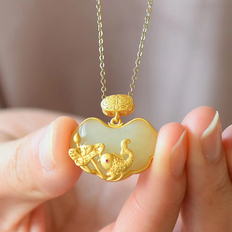 Charming Silver Necklace for Any Occasion