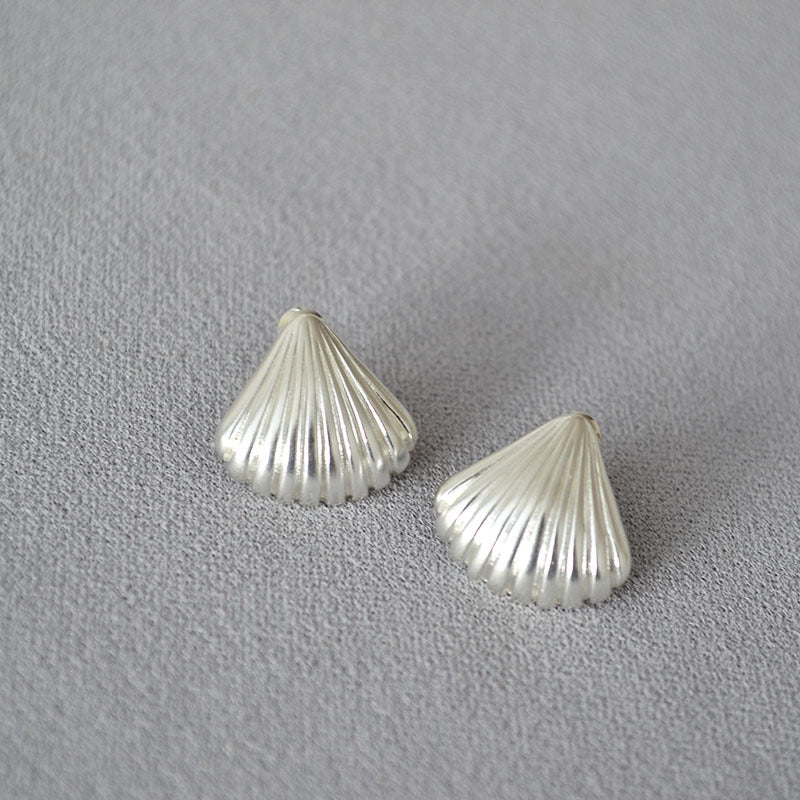 Elegant Gold Earring for Every Occasion