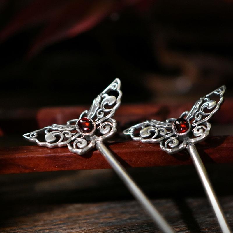 Classic Silver Piece with Timeless Appeal