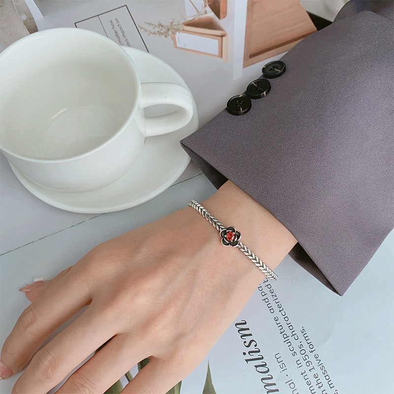Classic Silver Bracelet with Timeless Appeal