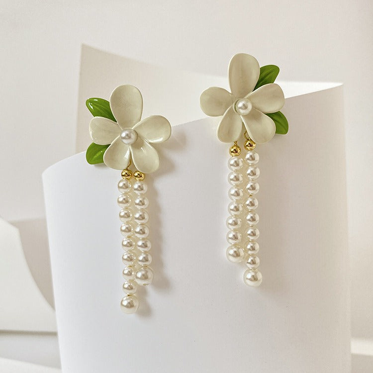 Stunning Pearl Earring for Daily Wear
