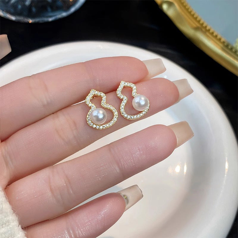 Stunning Pearl Earring for Daily Wear