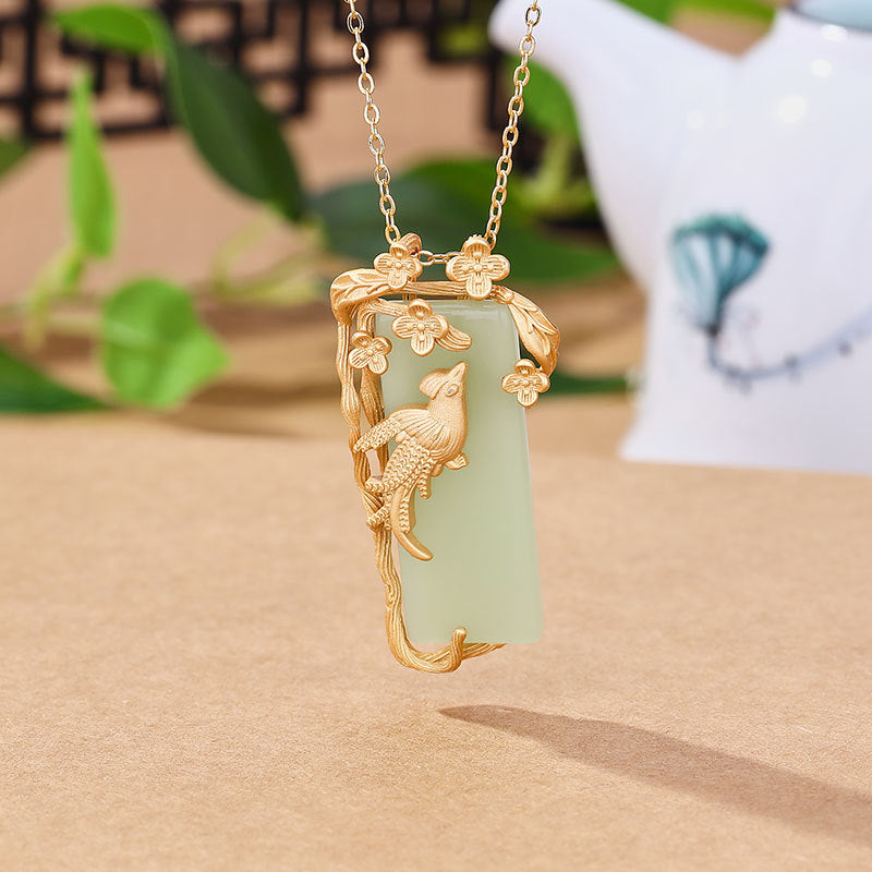 Classic Silver Necklace with Timeless Appeal