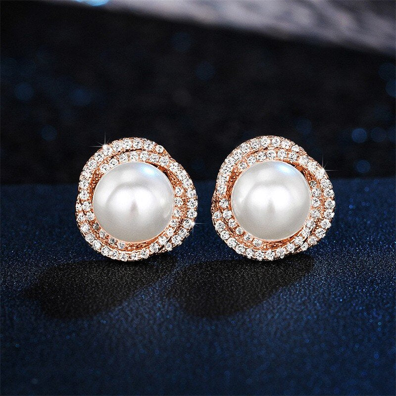 Charming Pearl Earring for Any Occasion