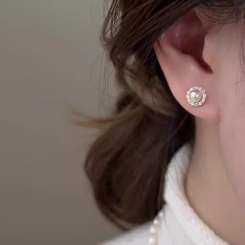 Stunning Pearl Earring for Daily Wear