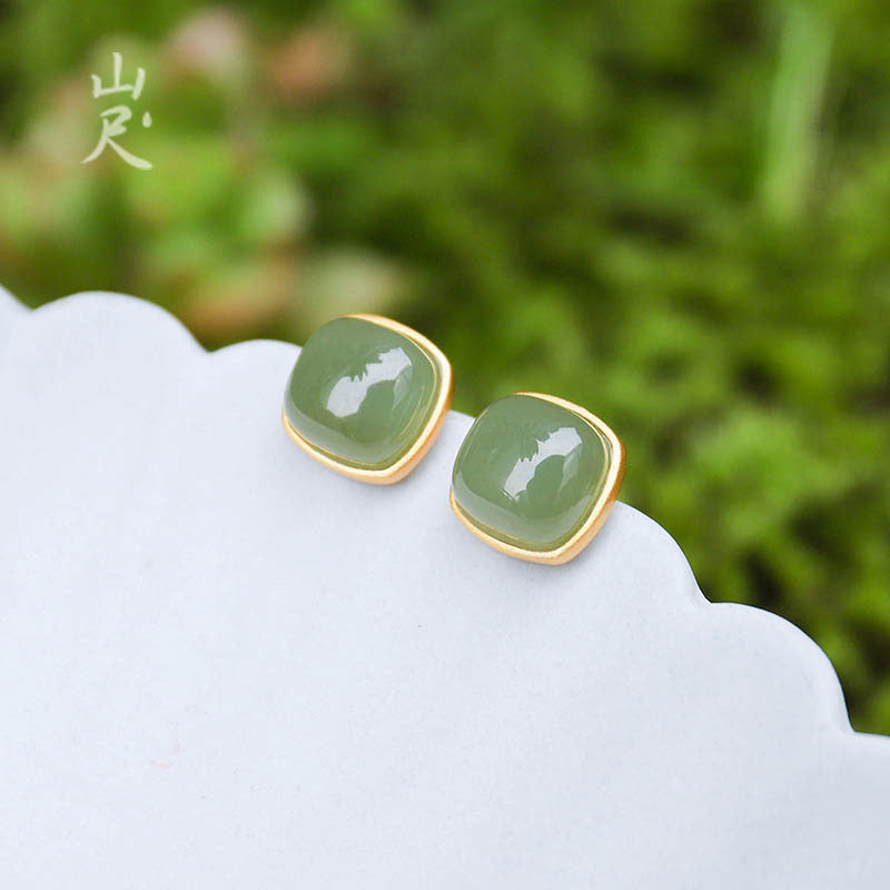 Elegant Gold Earring for Every Occasion