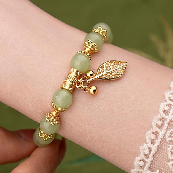 Charming Gold Bracelet for Any Occasion